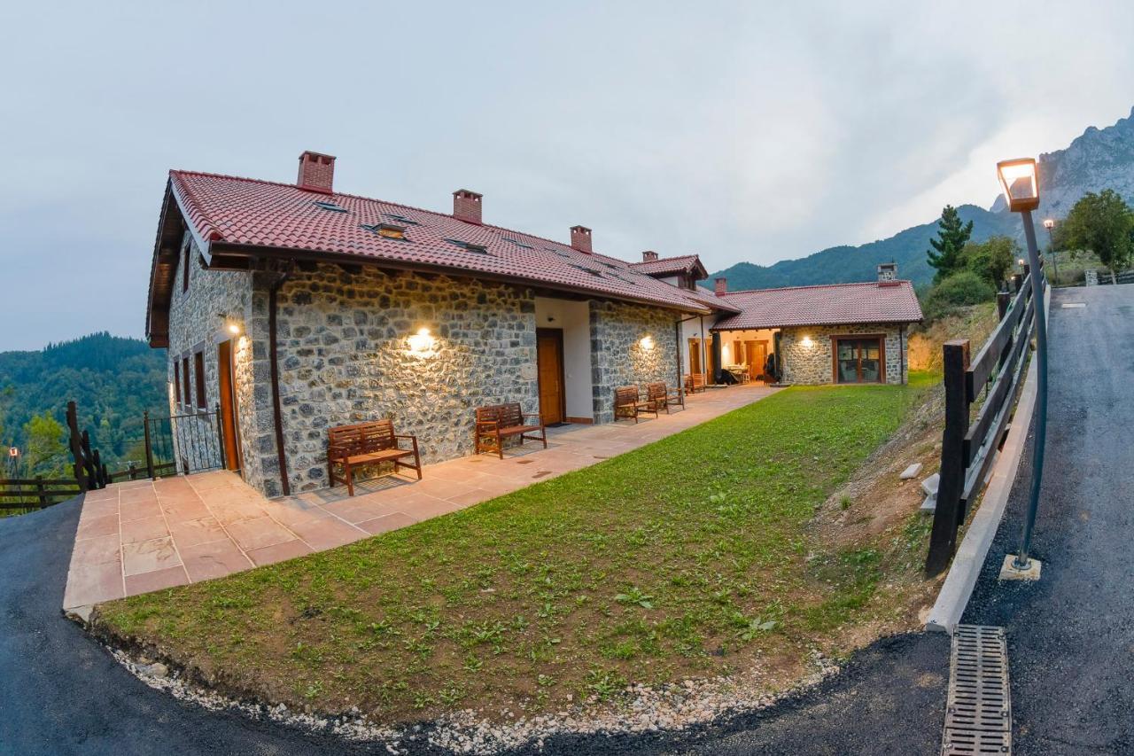 Apartamentos Los Picos De Europa Colio Eksteriør bilde