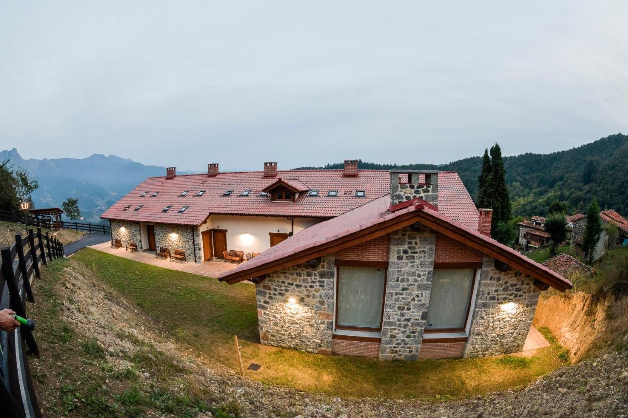 Apartamentos Los Picos De Europa Colio Eksteriør bilde