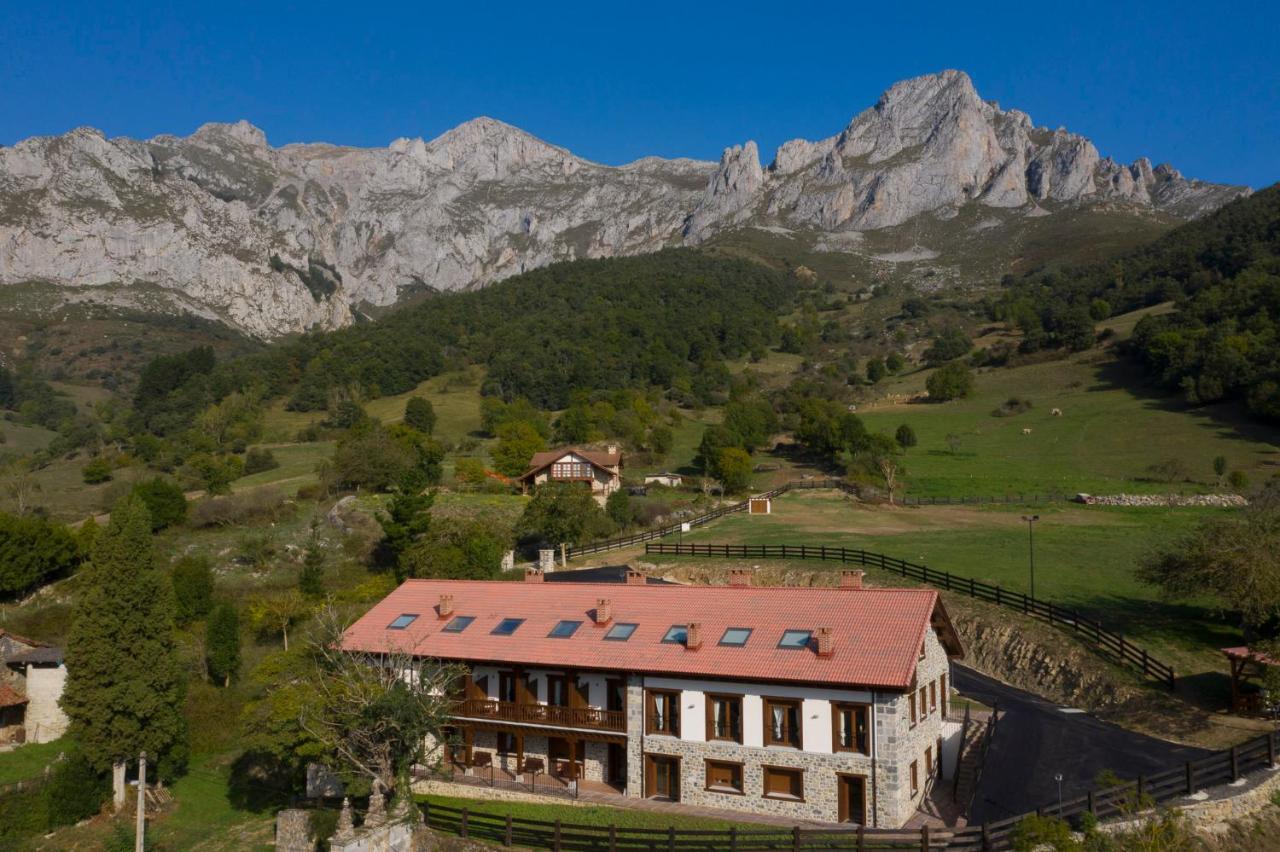 Apartamentos Los Picos De Europa Colio Eksteriør bilde