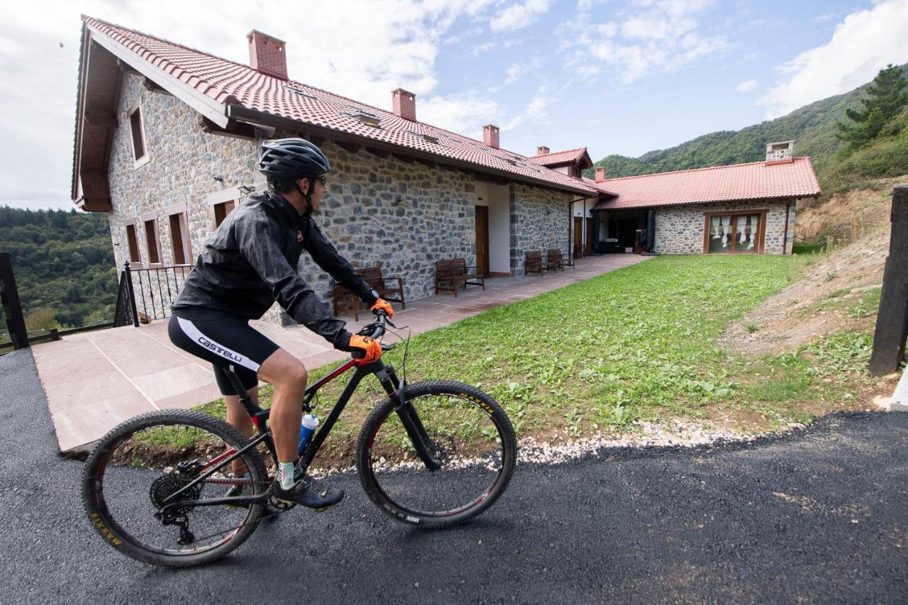 Apartamentos Los Picos De Europa Colio Eksteriør bilde