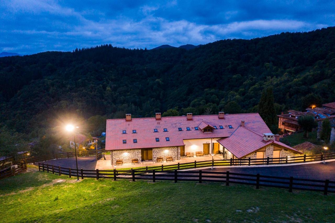 Apartamentos Los Picos De Europa Colio Eksteriør bilde
