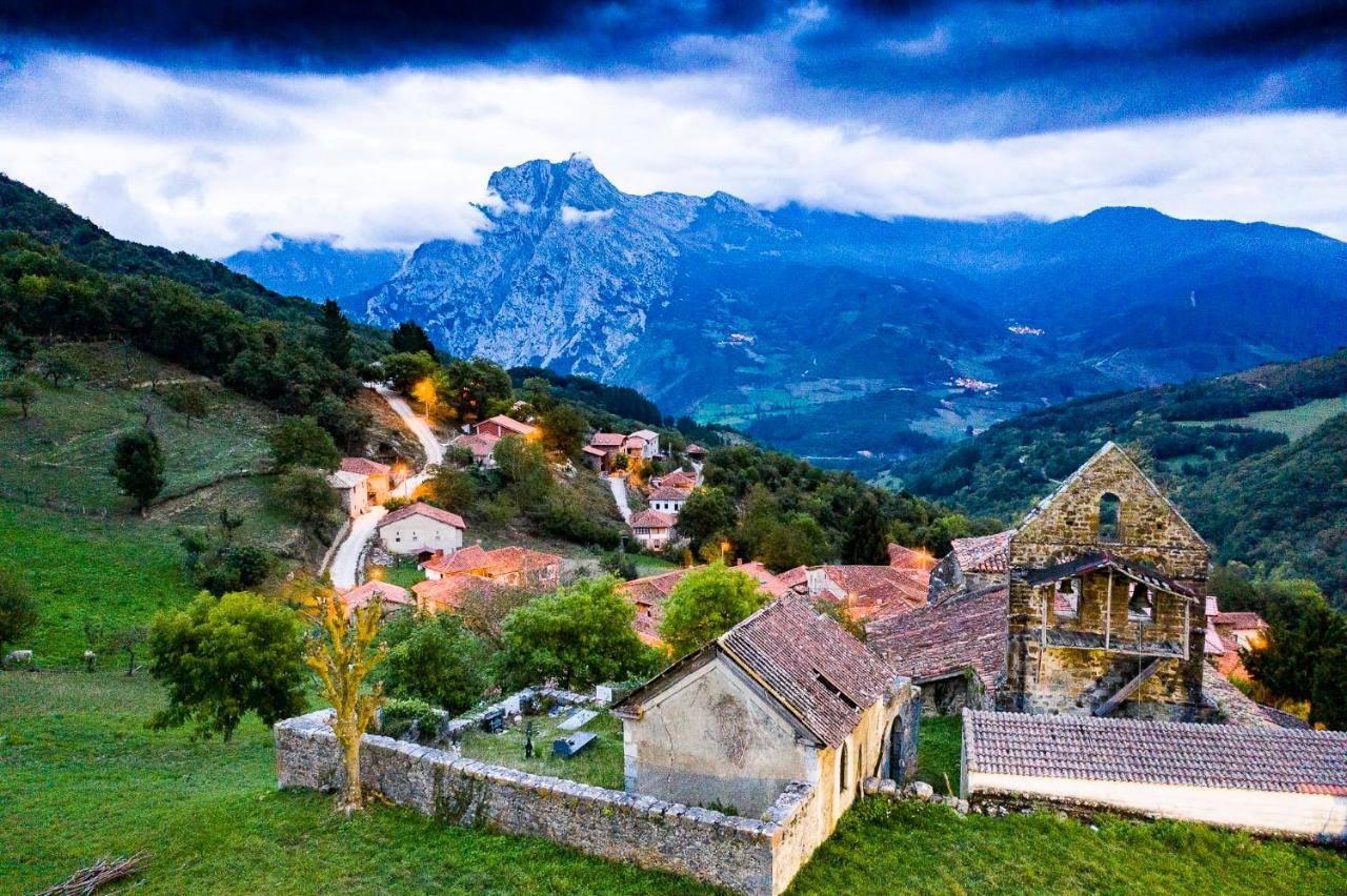 Apartamentos Los Picos De Europa Colio Eksteriør bilde