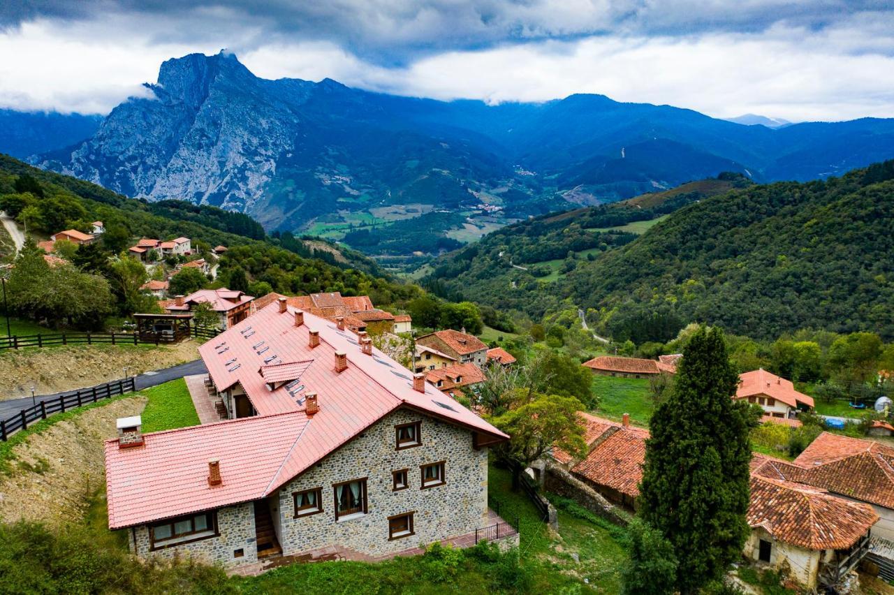 Apartamentos Los Picos De Europa Colio Eksteriør bilde