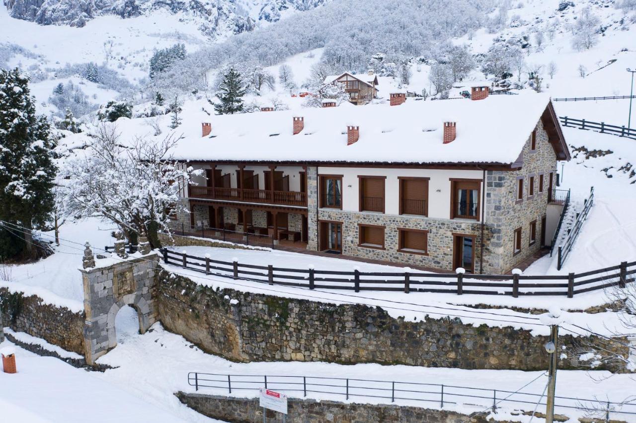 Apartamentos Los Picos De Europa Colio Eksteriør bilde